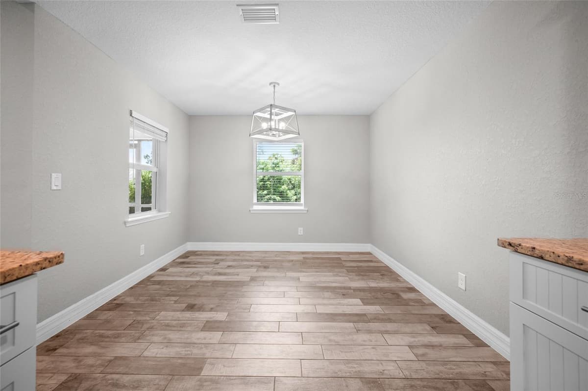 315 SWEETWATER DRIVE — photo 15 of 41