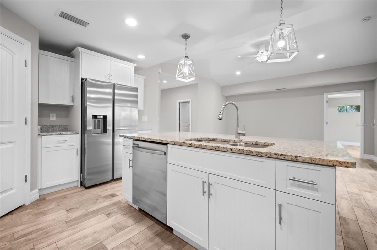 315 SWEETWATER DRIVE — photo 14 of 41
