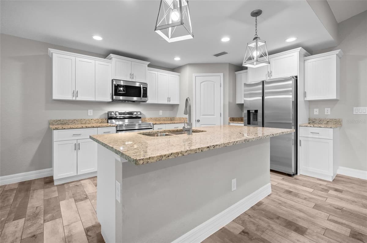 315 SWEETWATER DRIVE — photo 11 of 41