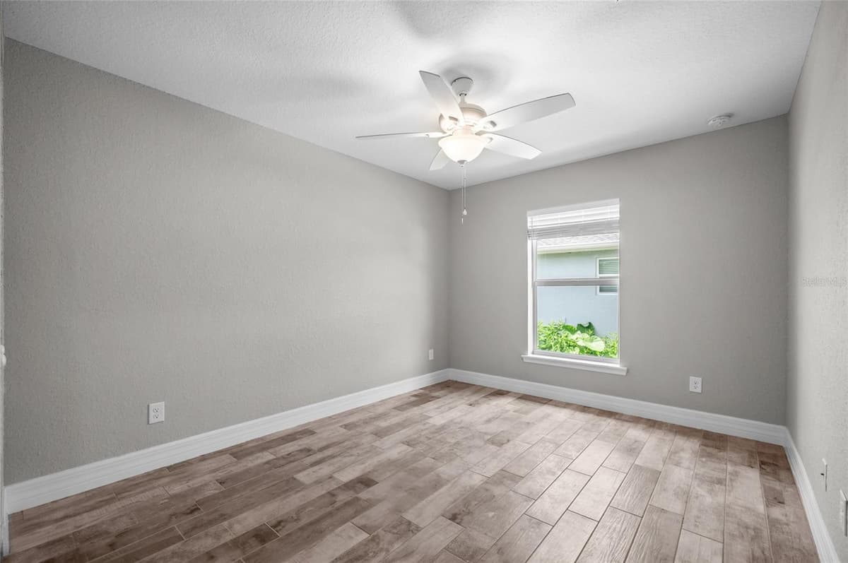 315 SWEETWATER DRIVE — photo 6 of 41