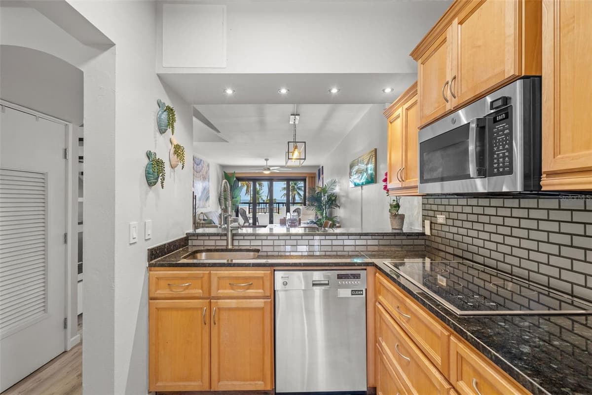 180 CANDELERO RD — photo 5 of 42