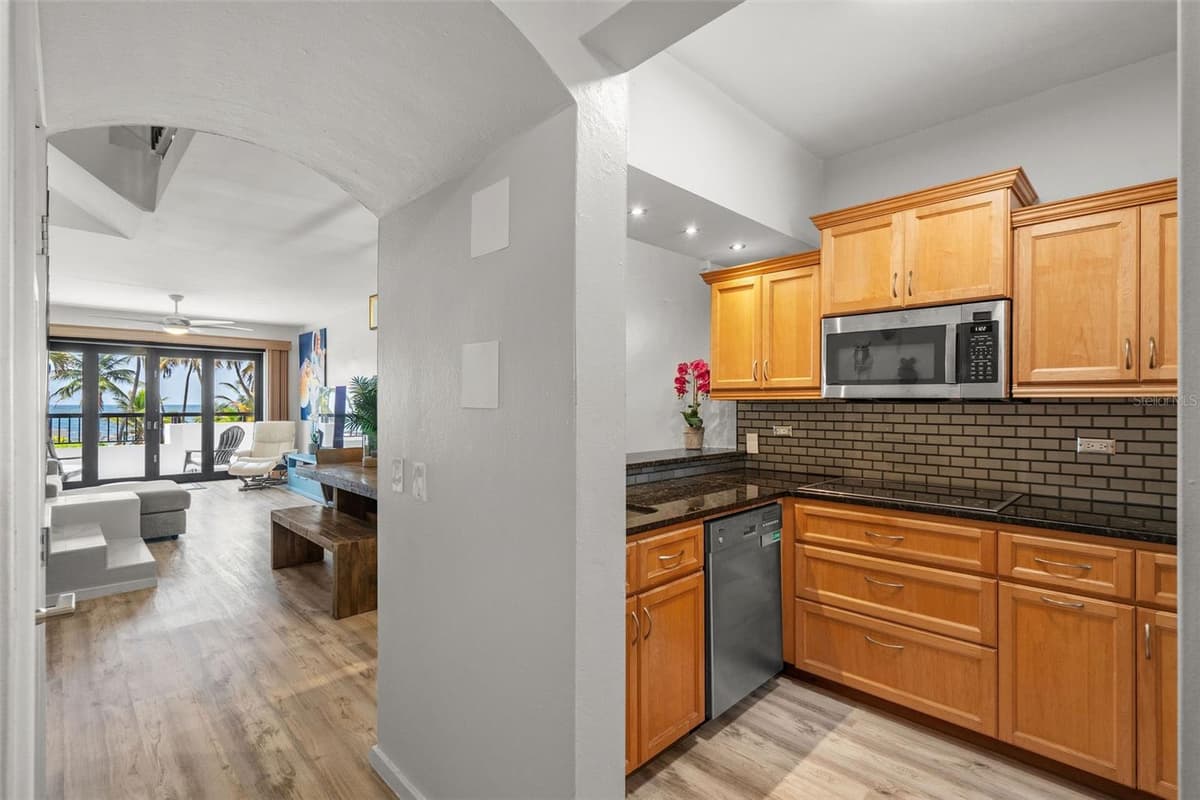 180 CANDELERO RD — photo 8 of 42