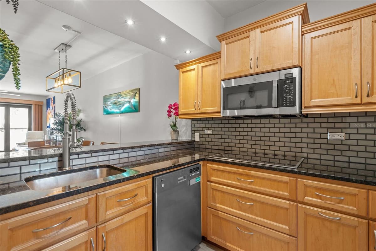 180 CANDELERO RD — photo 4 of 42