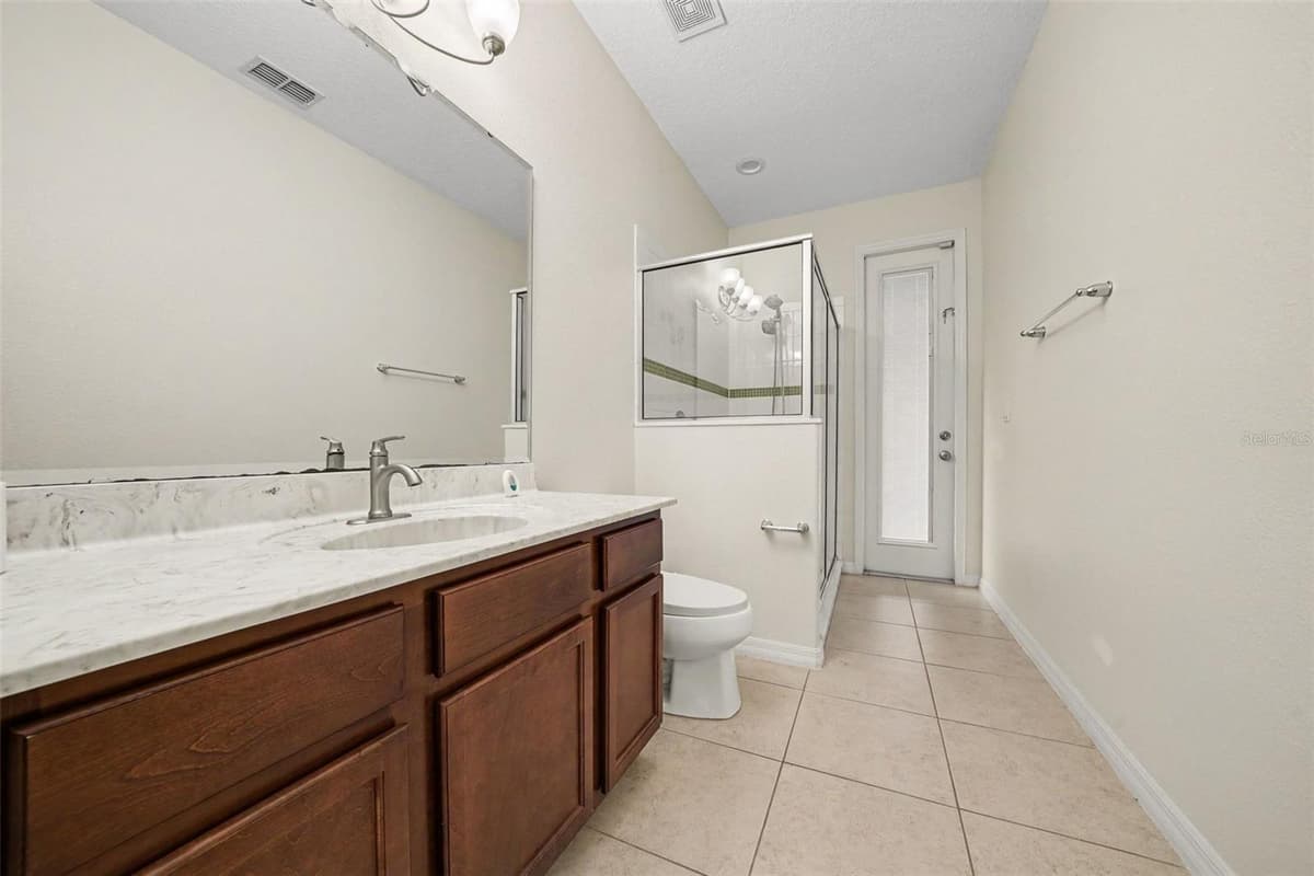 3575 STATHAM DRIVE — photo 27 of 41