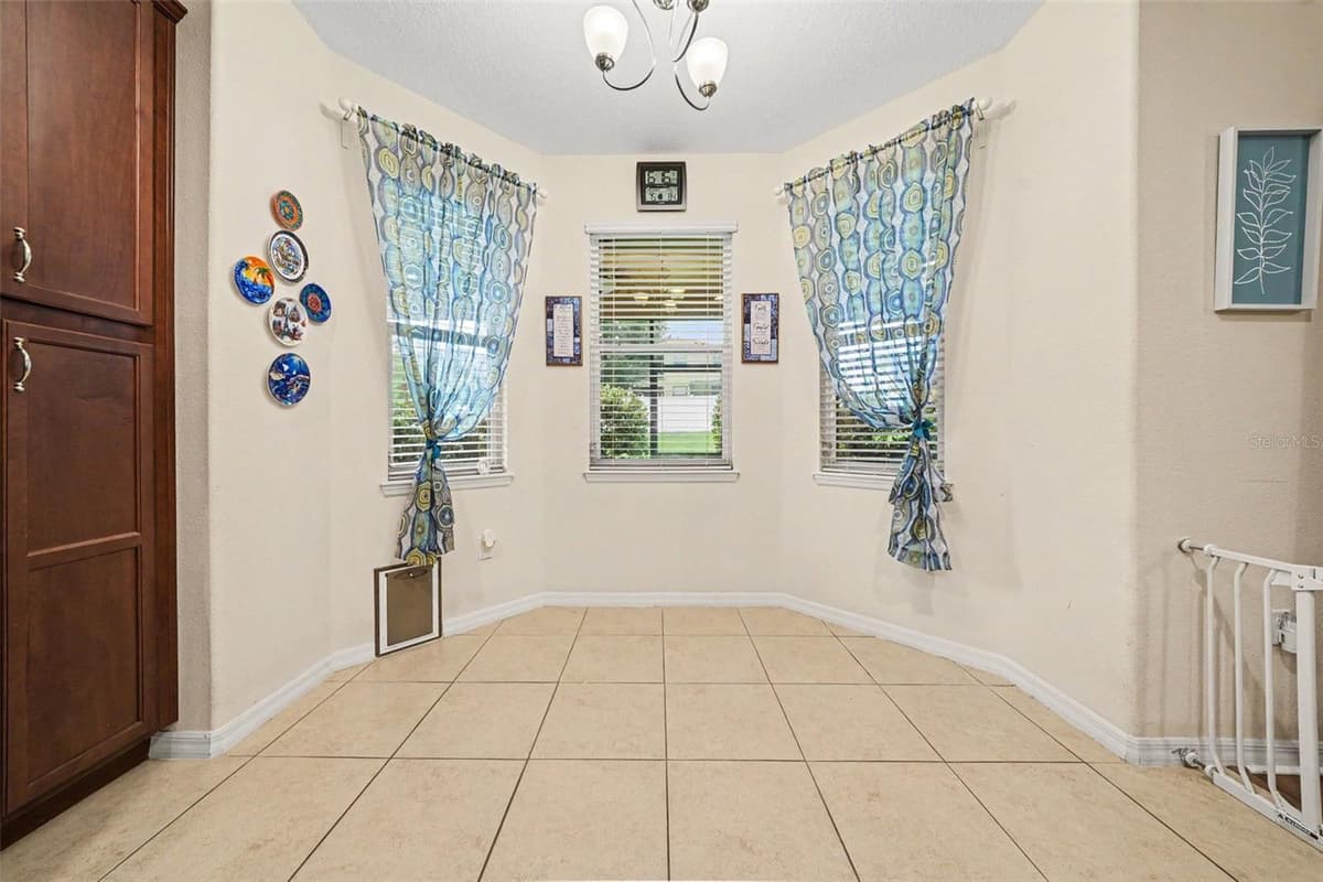 3575 STATHAM DRIVE — photo 21 of 41