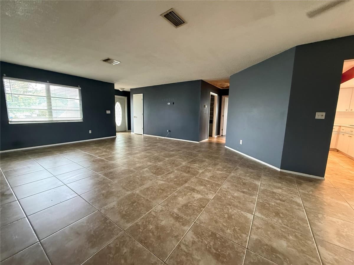 4339 BAY CIRCLE — photo 7 of 20