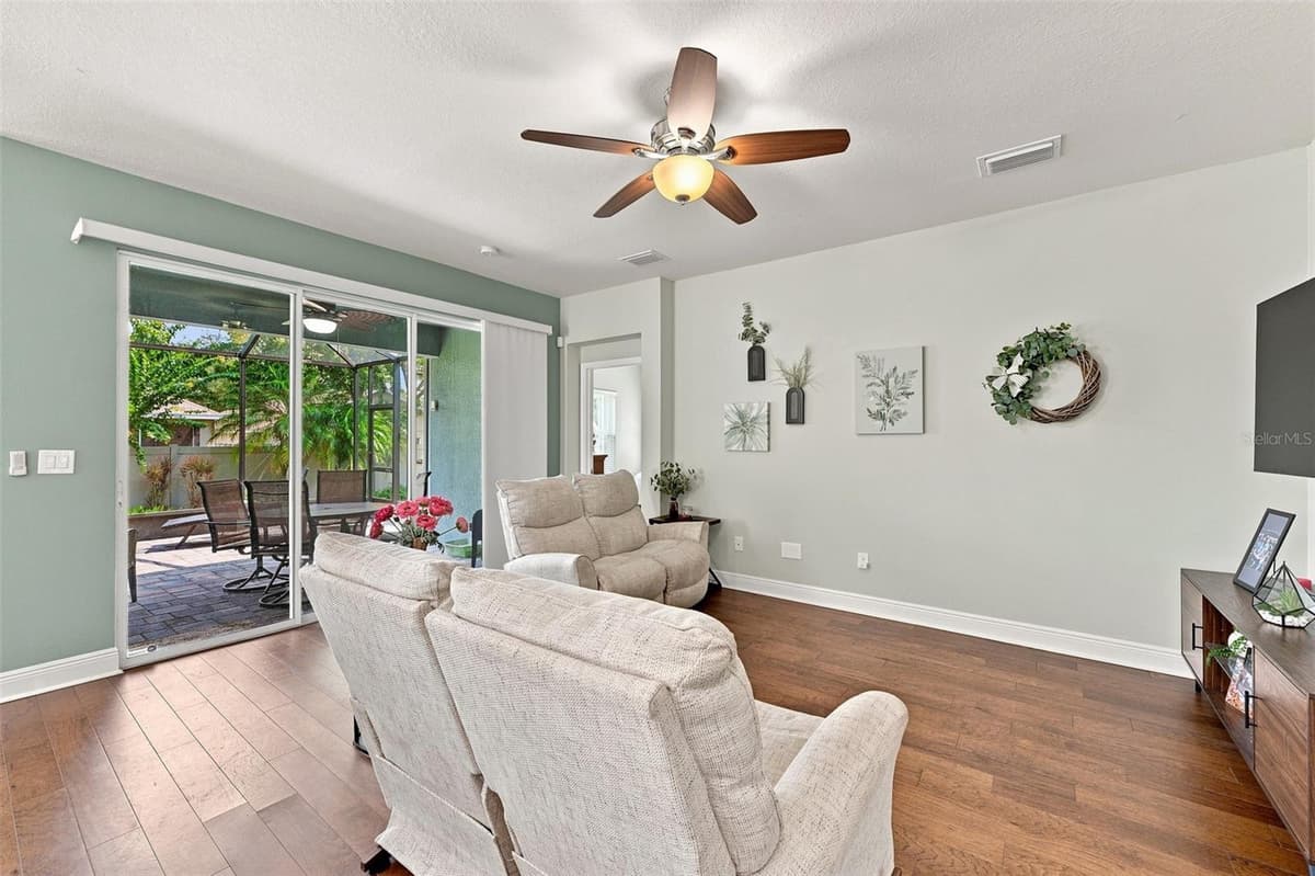6517 NESTALL COURT — photo 15 of 64