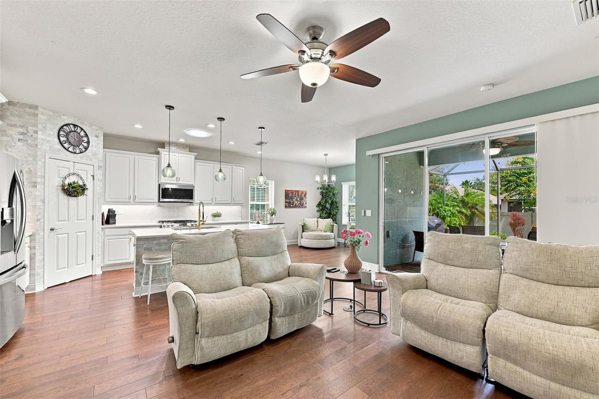 6517 NESTALL COURT — photo 14 of 64