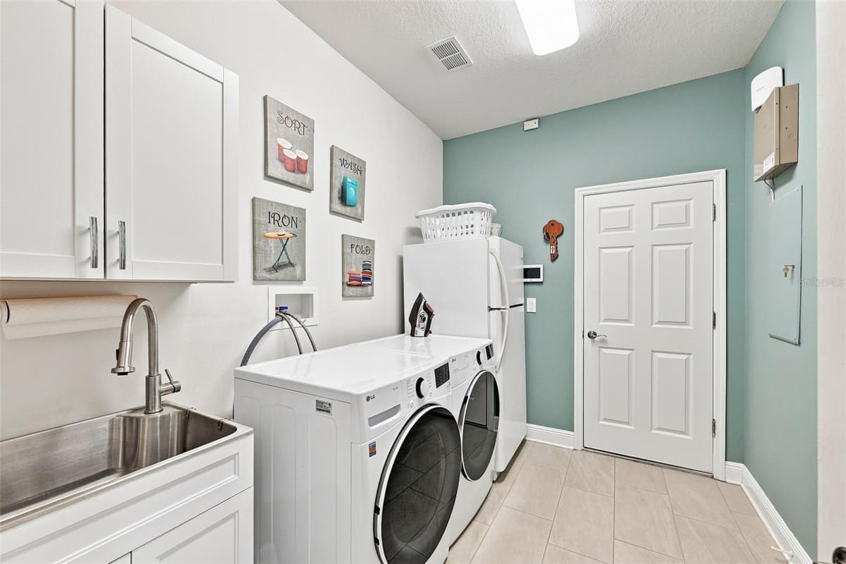 6517 NESTALL COURT — photo 40 of 64
