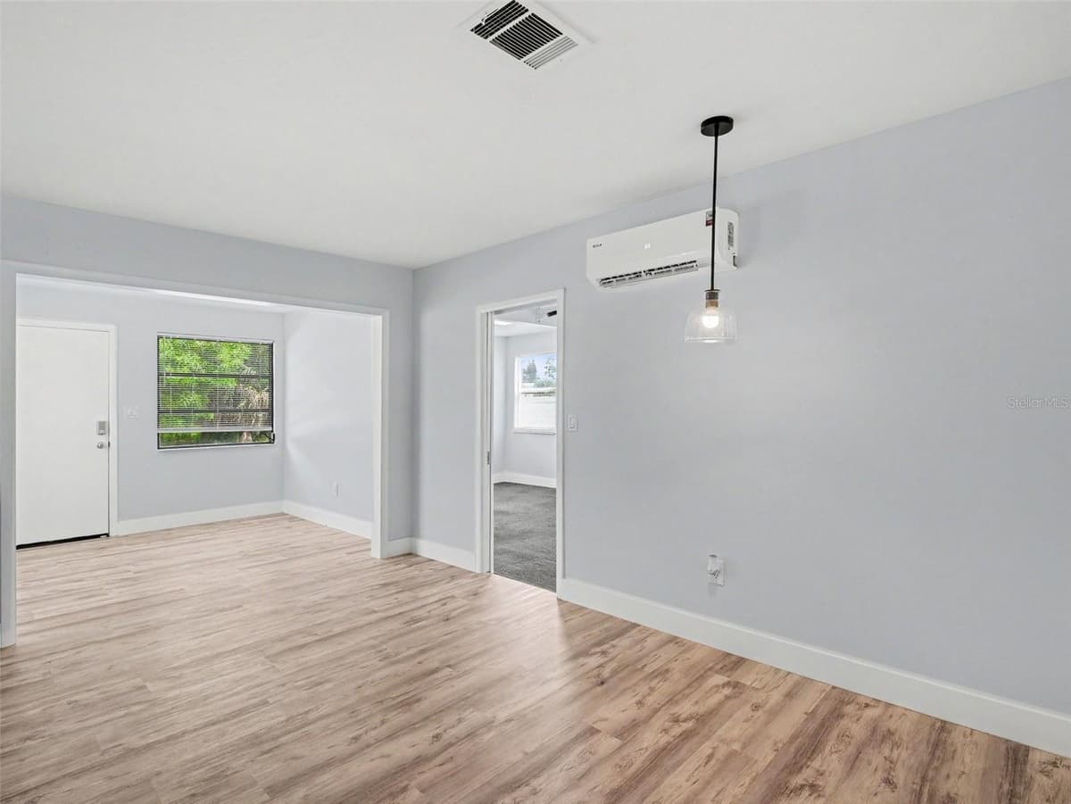 4060 AVANTI CIRCLE — photo 10 of 35