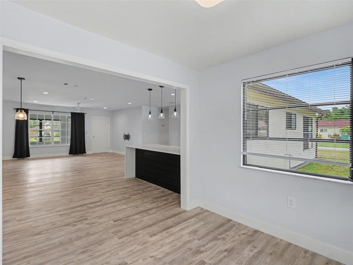 4060 AVANTI CIRCLE — photo 7 of 35