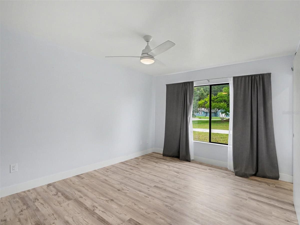 4060 AVANTI CIRCLE — photo 15 of 35