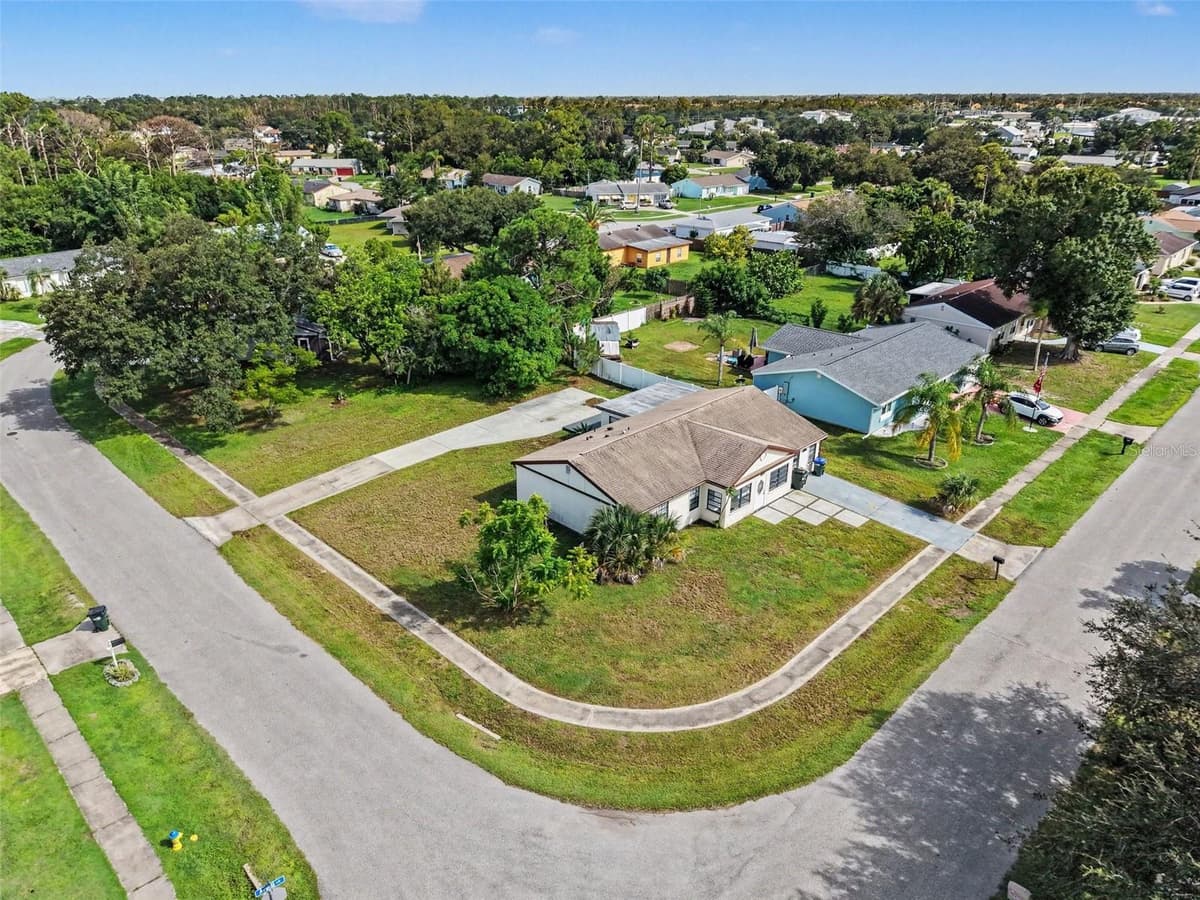 4060 AVANTI CIRCLE — photo 34 of 35