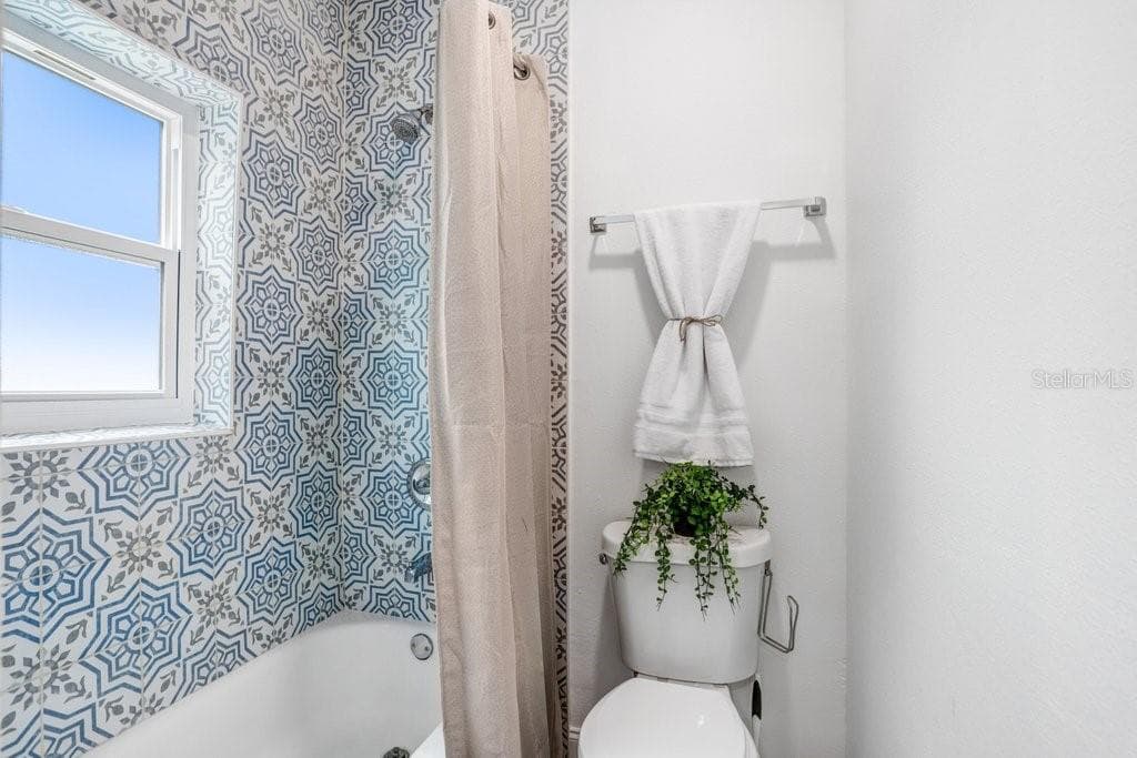 2701 COLUMBUS DRIVE — photo 17 of 23