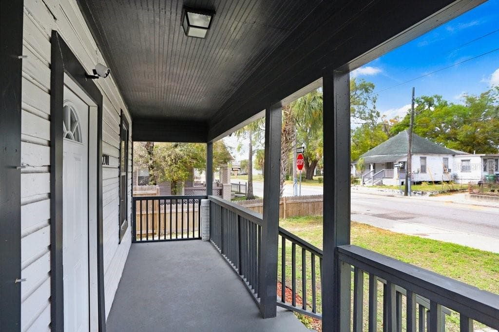 2701 COLUMBUS DRIVE — photo 5 of 23