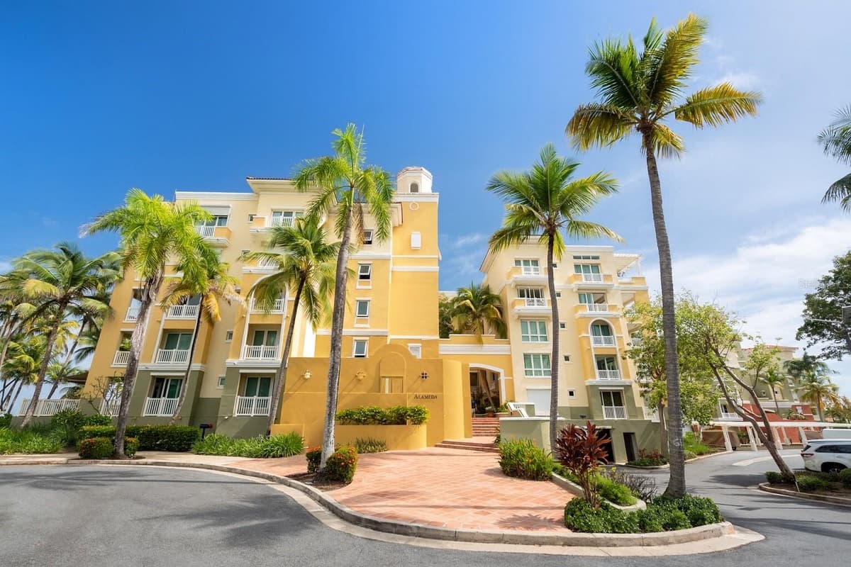 400 OCEAN DRIVE — photo 2 of 36