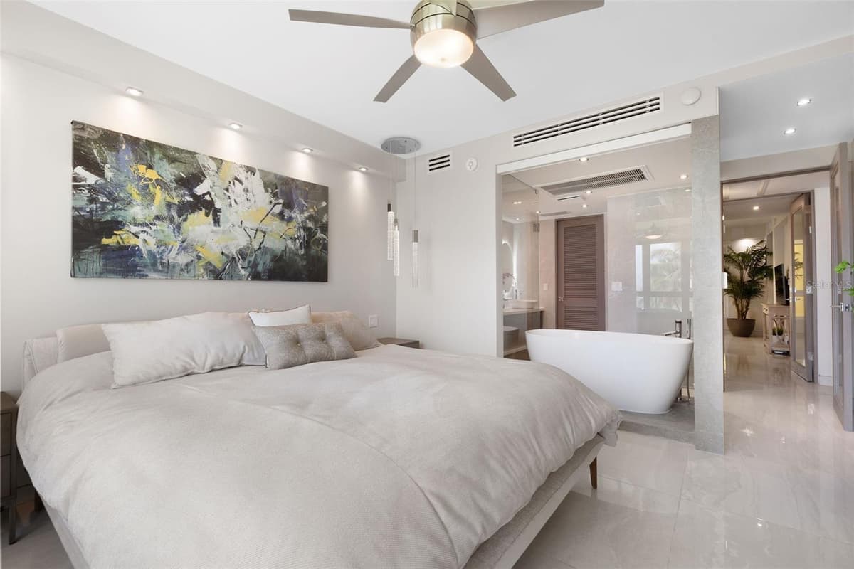 400 OCEAN DRIVE — photo 30 of 36