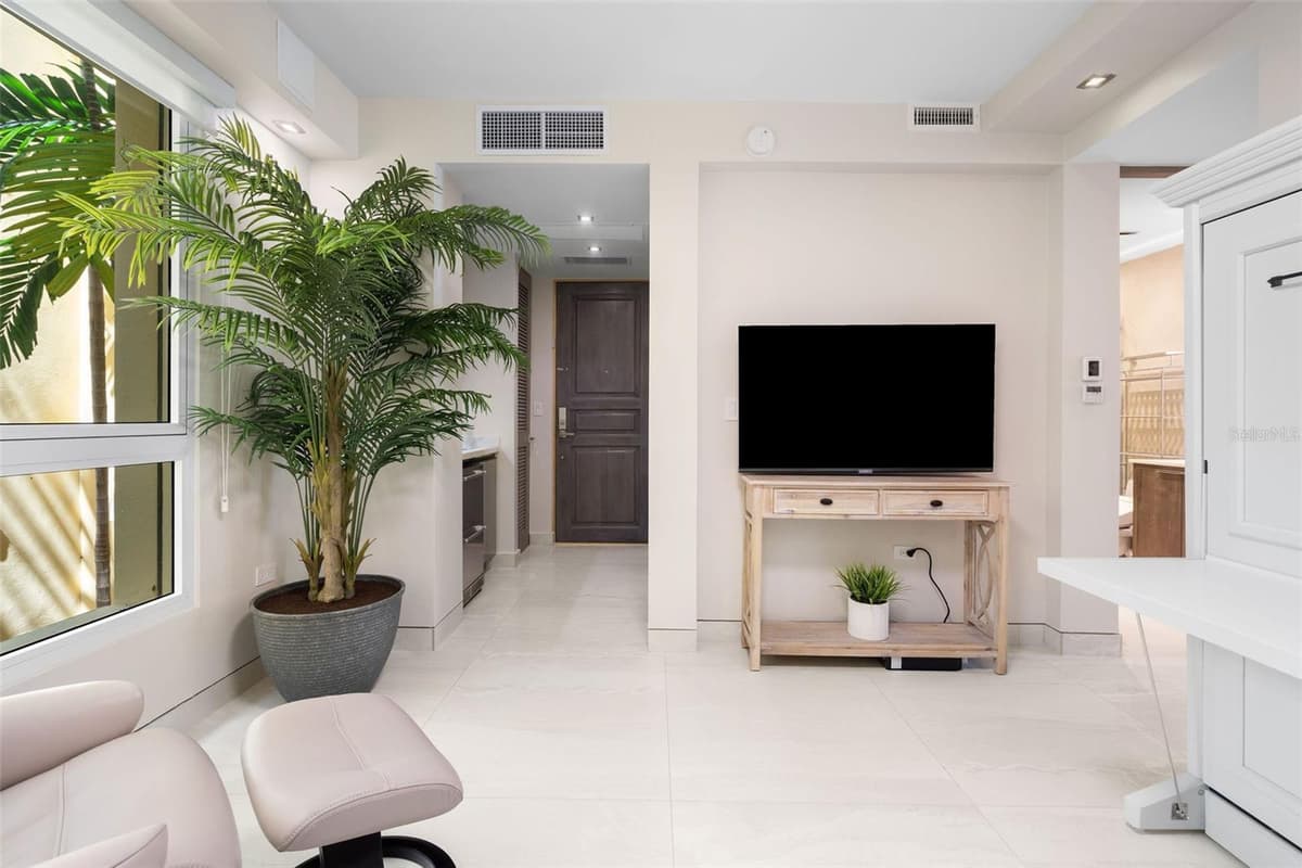400 OCEAN DRIVE — photo 23 of 36
