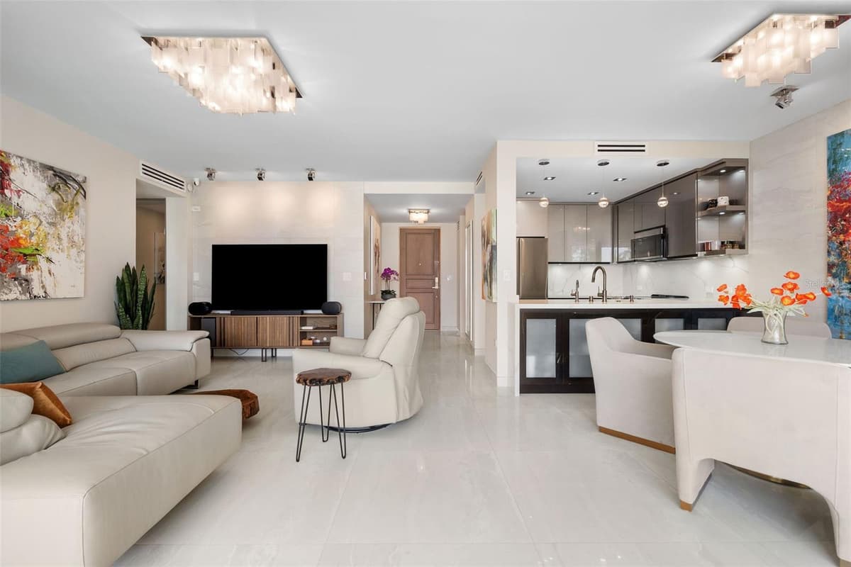 400 OCEAN DRIVE — photo 20 of 36
