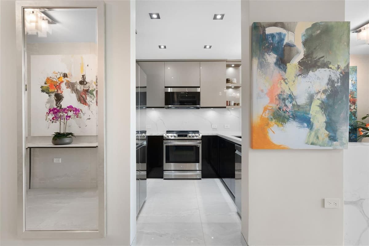 400 OCEAN DRIVE — photo 6 of 36
