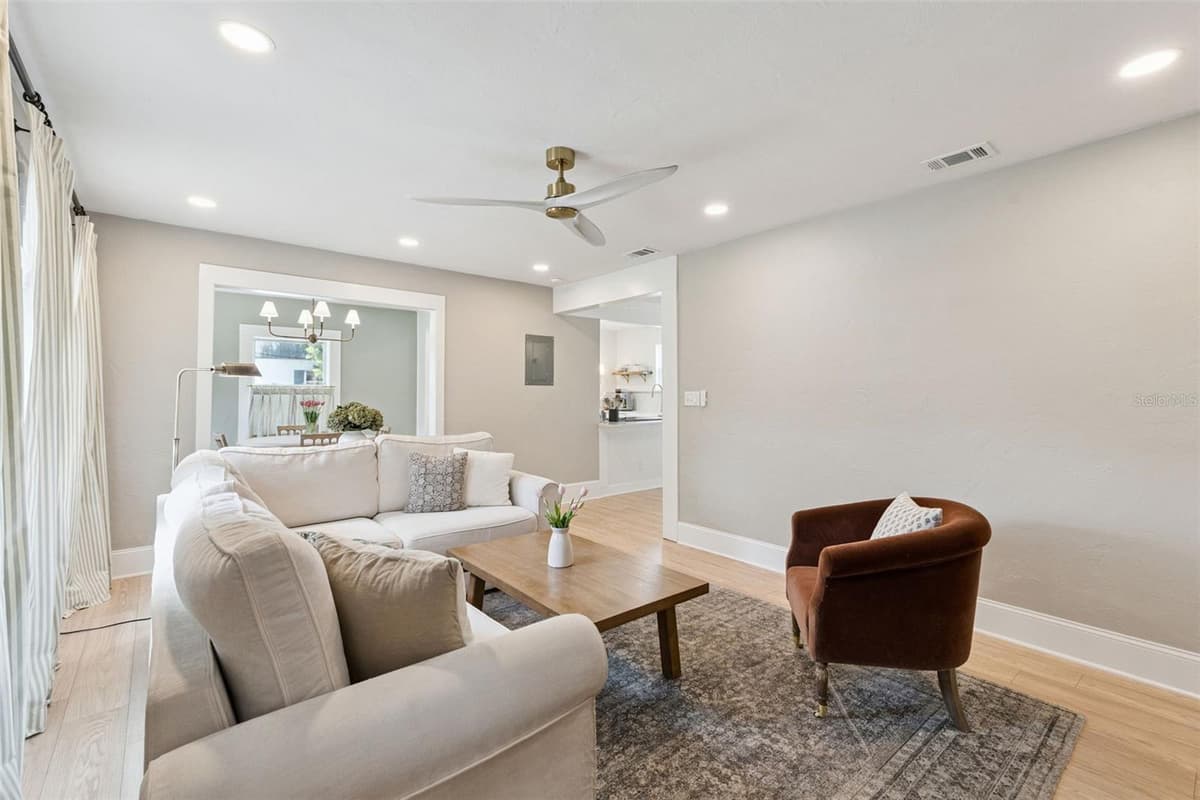 913 CAMELLIA AVENUE — photo 6 of 50