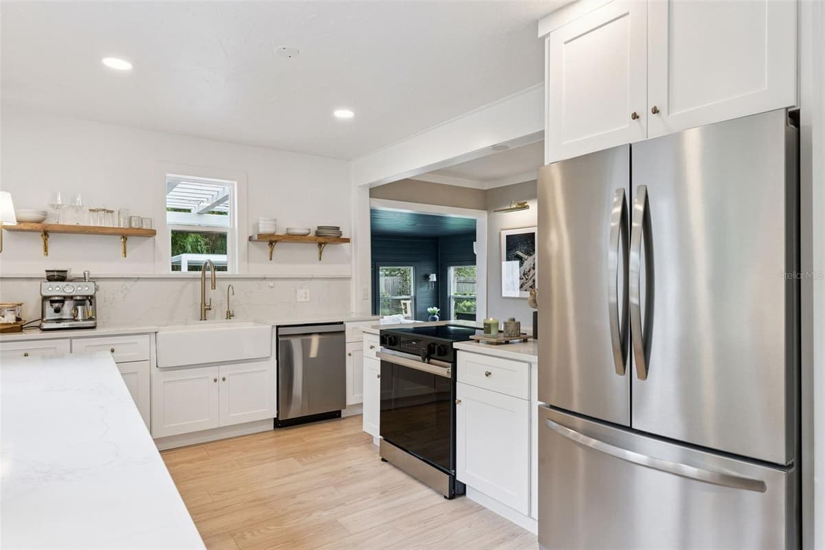 913 CAMELLIA AVENUE — photo 15 of 50