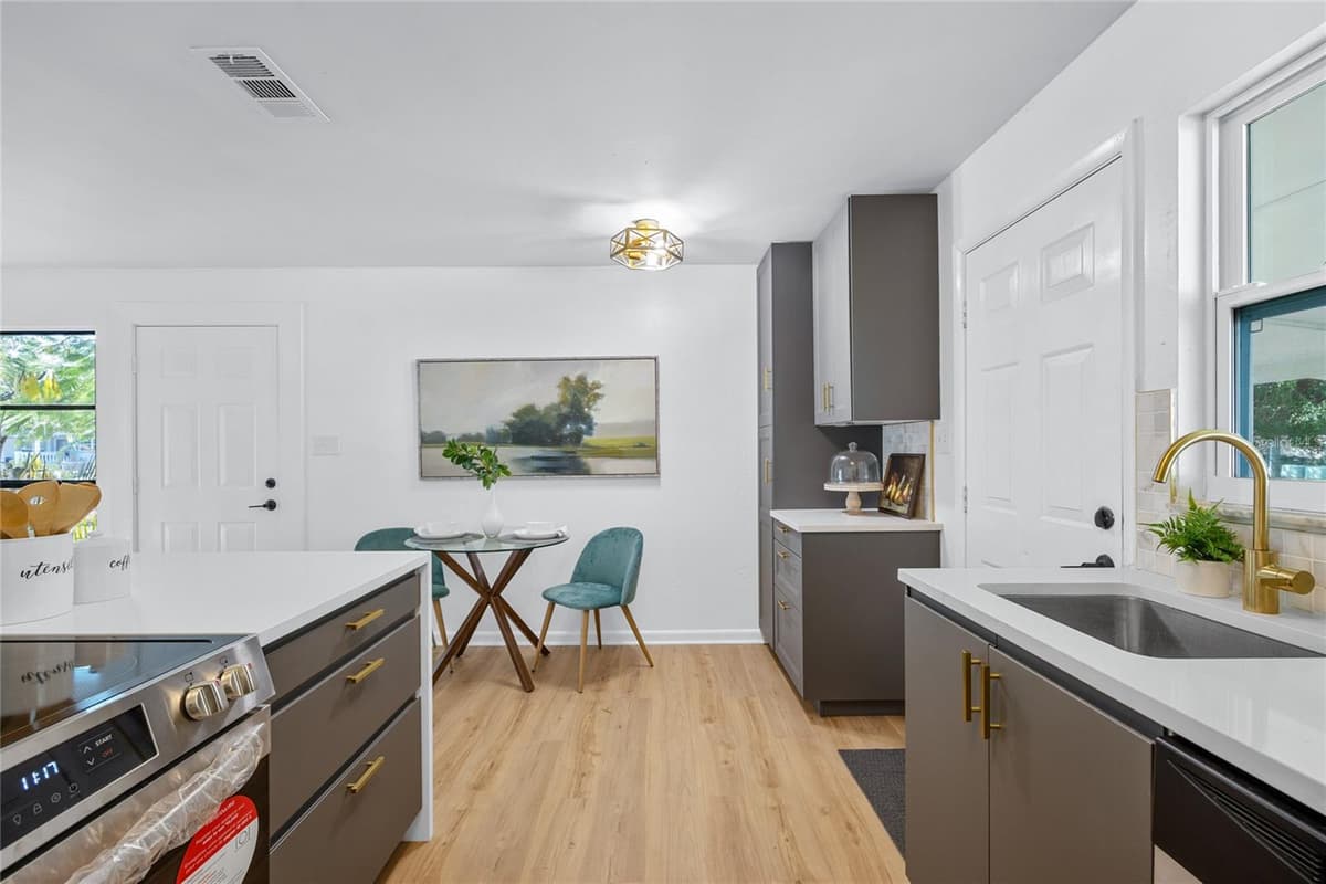 4735 WISCONSIN AVENUE — photo 9 of 37