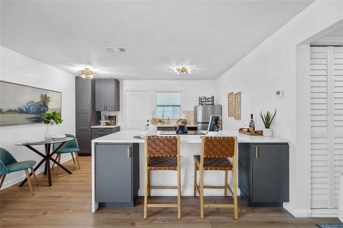 4735 WISCONSIN AVENUE — photo 8 of 37
