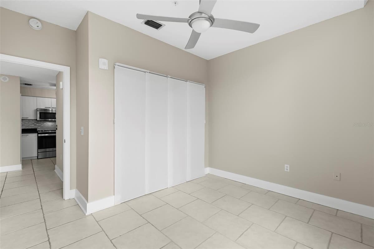 701 MIRROR LAKE DRIVE — photo 19 of 35