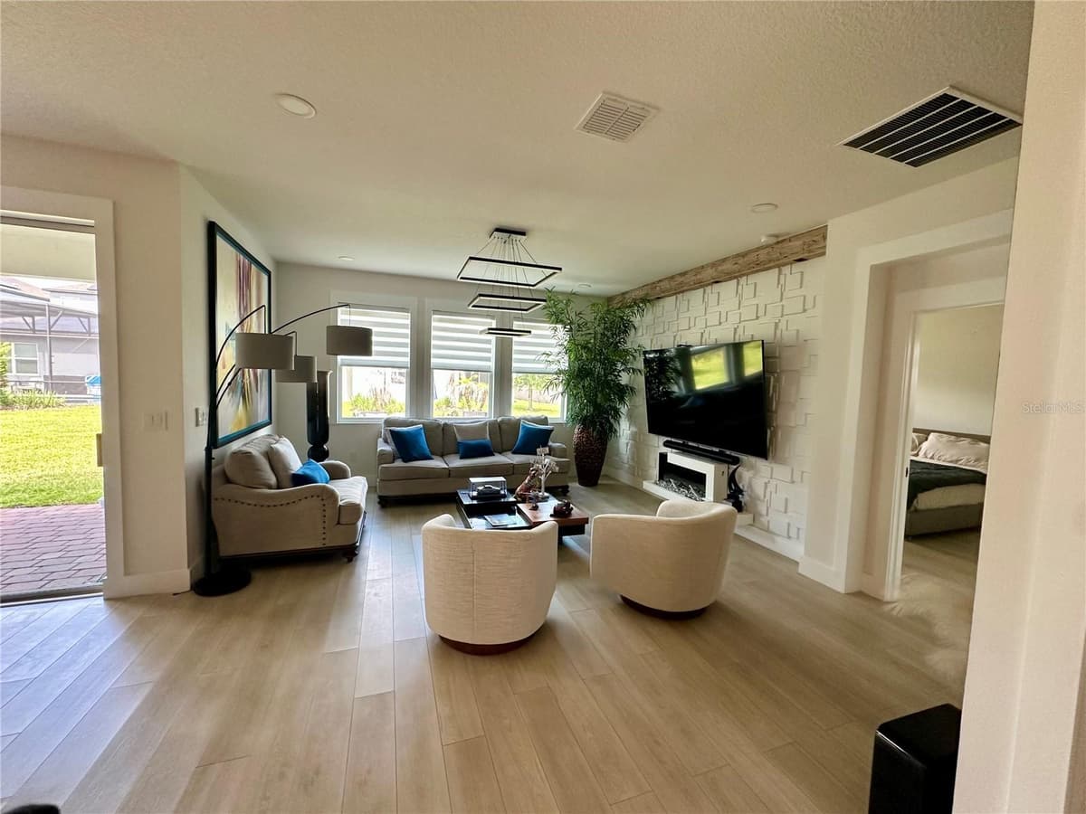 13518 PARKFIELD WAY — photo 3 of 10