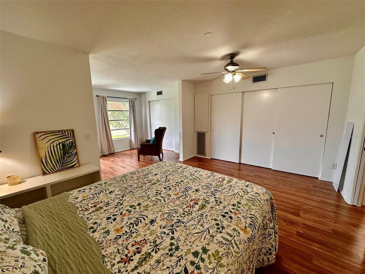 2100 WORLD PARKWAY BOULEVARD — photo 12 of 38