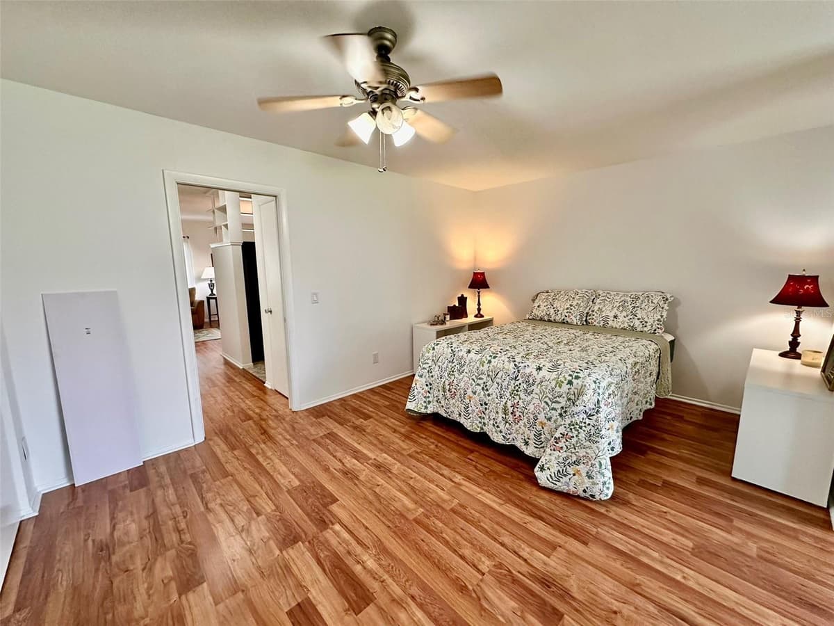 2100 WORLD PARKWAY BOULEVARD — photo 11 of 38