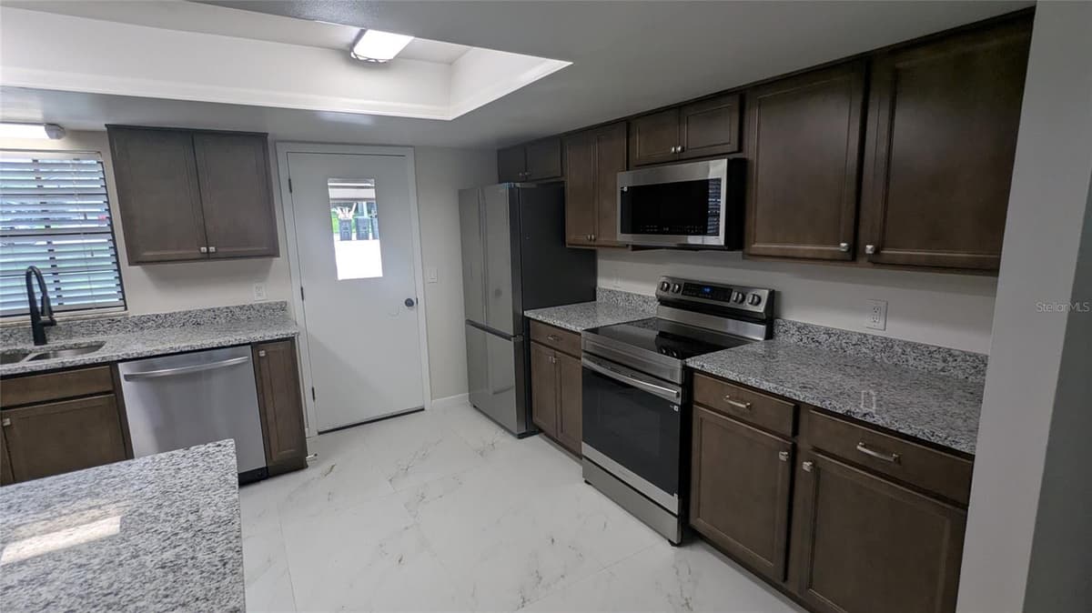104 QUAIL RIDGE COURT — photo 8 of 25