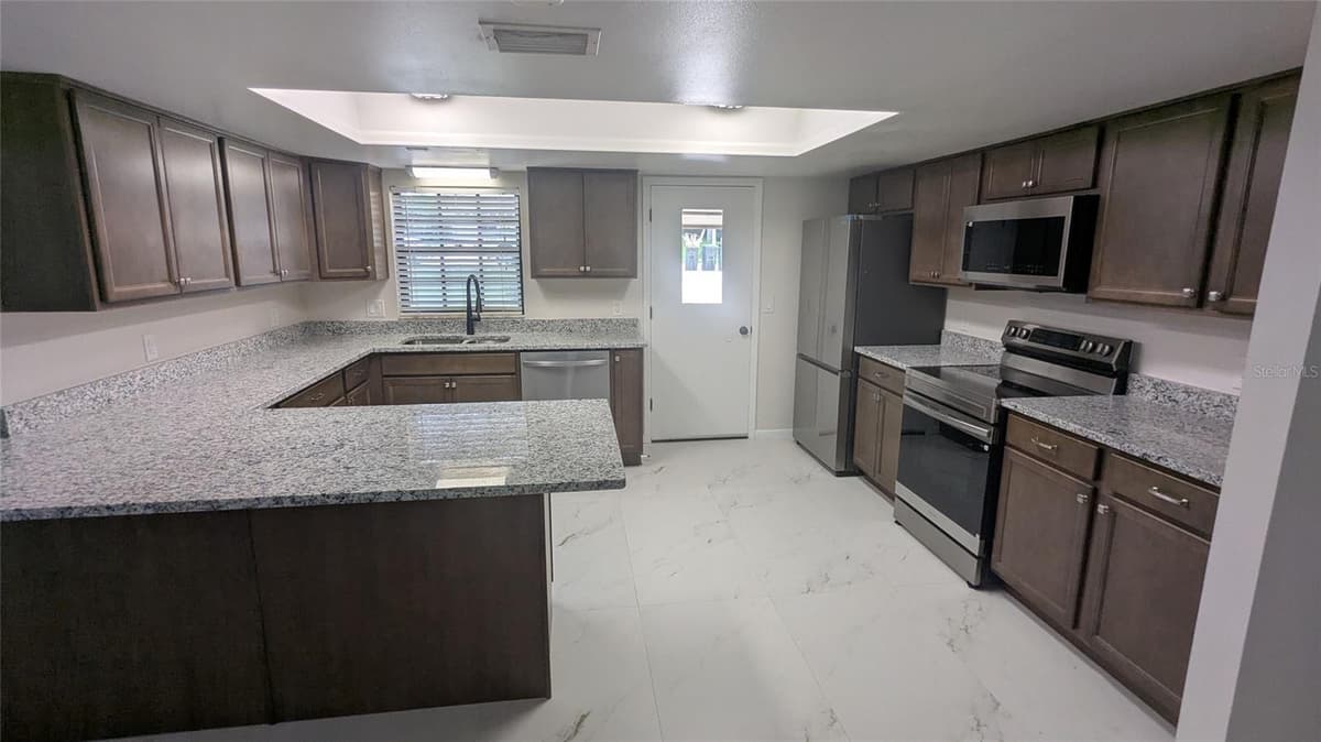 104 QUAIL RIDGE COURT — photo 9 of 25