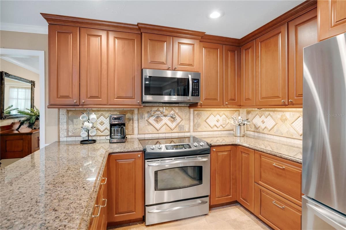 231 WHITE OAK CIRCLE — photo 18 of 62