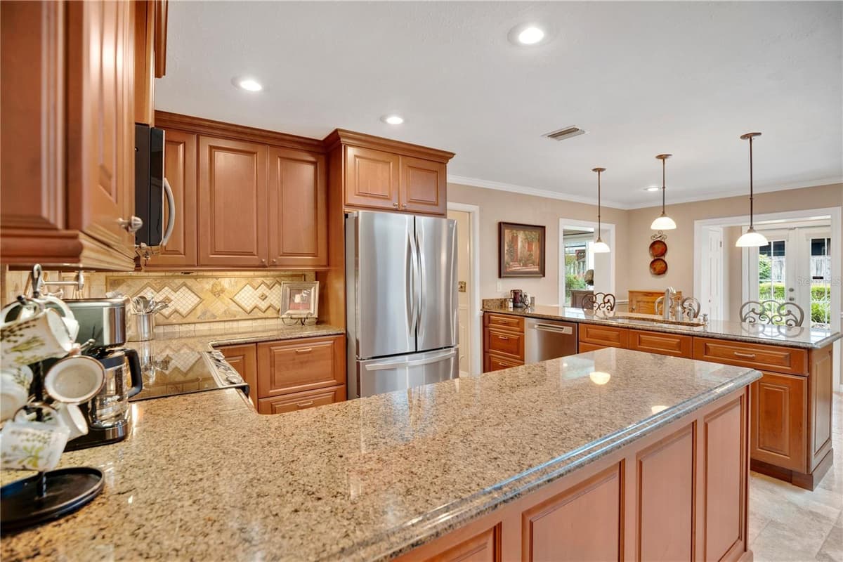 231 WHITE OAK CIRCLE — photo 16 of 62