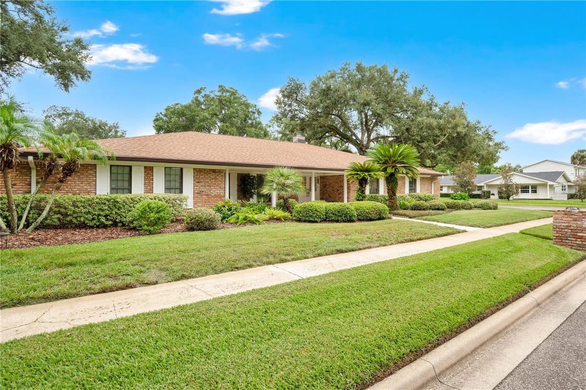 231 WHITE OAK CIRCLE — photo 3 of 62