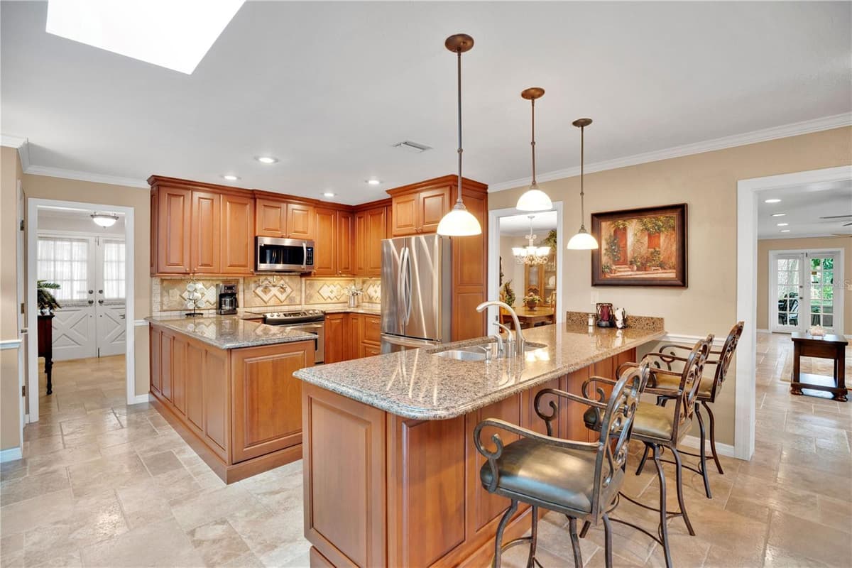 231 WHITE OAK CIRCLE — photo 15 of 62