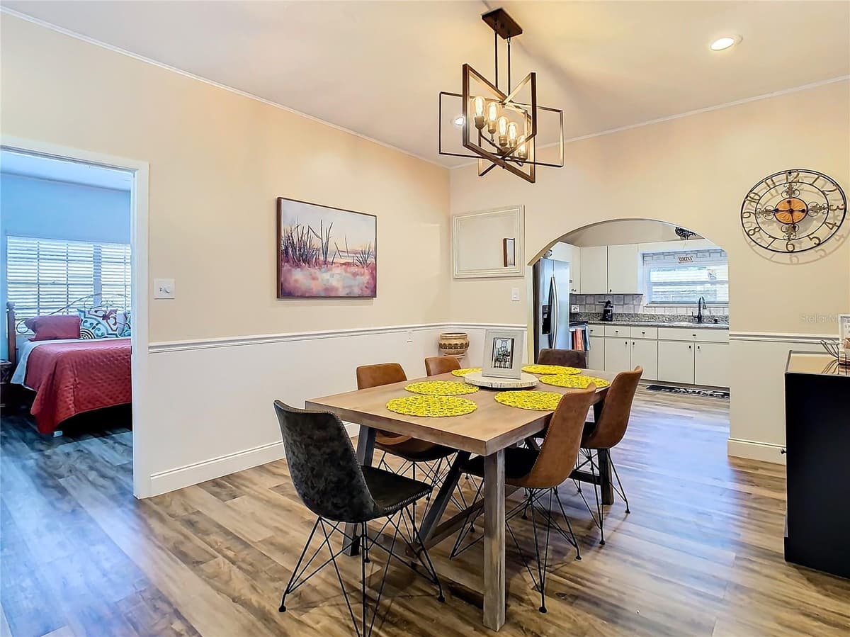 3321 AILEEN STREET — photo 13 of 45