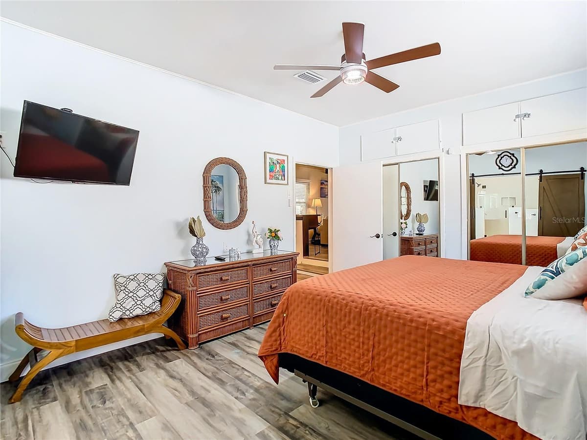 3321 AILEEN STREET — photo 33 of 45