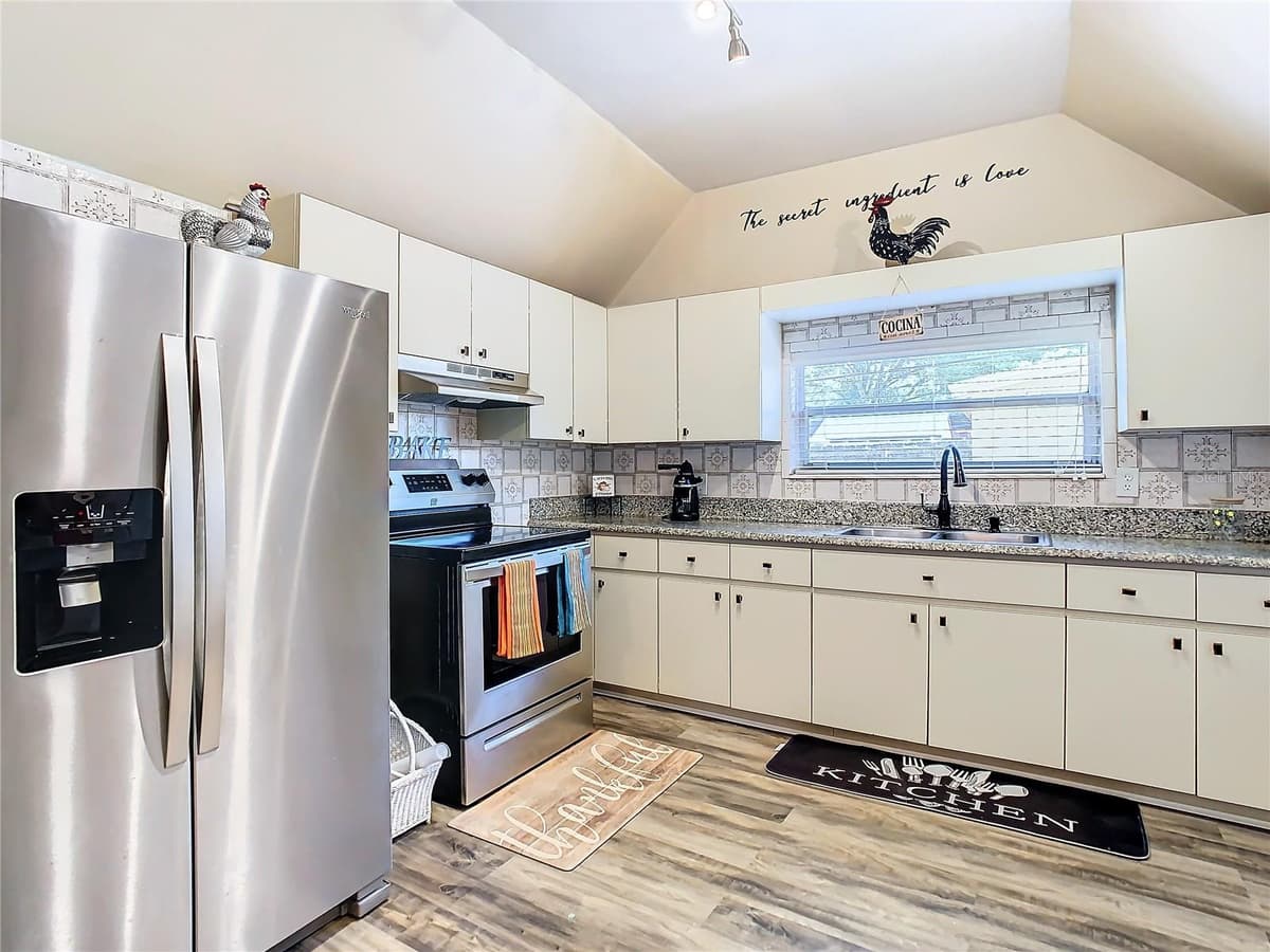 3321 AILEEN STREET — photo 16 of 45