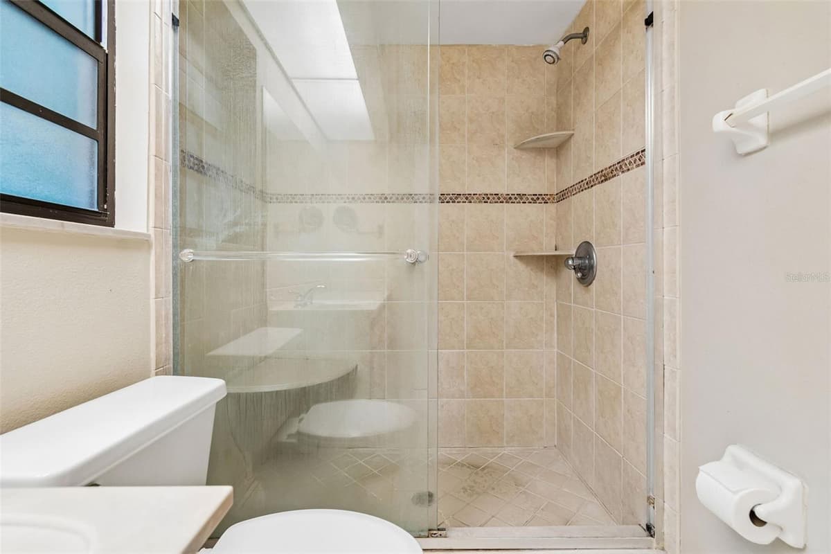11301 MAYBROOK AVENUE — photo 19 of 24