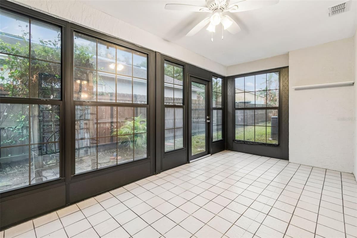 11301 MAYBROOK AVENUE — photo 22 of 24