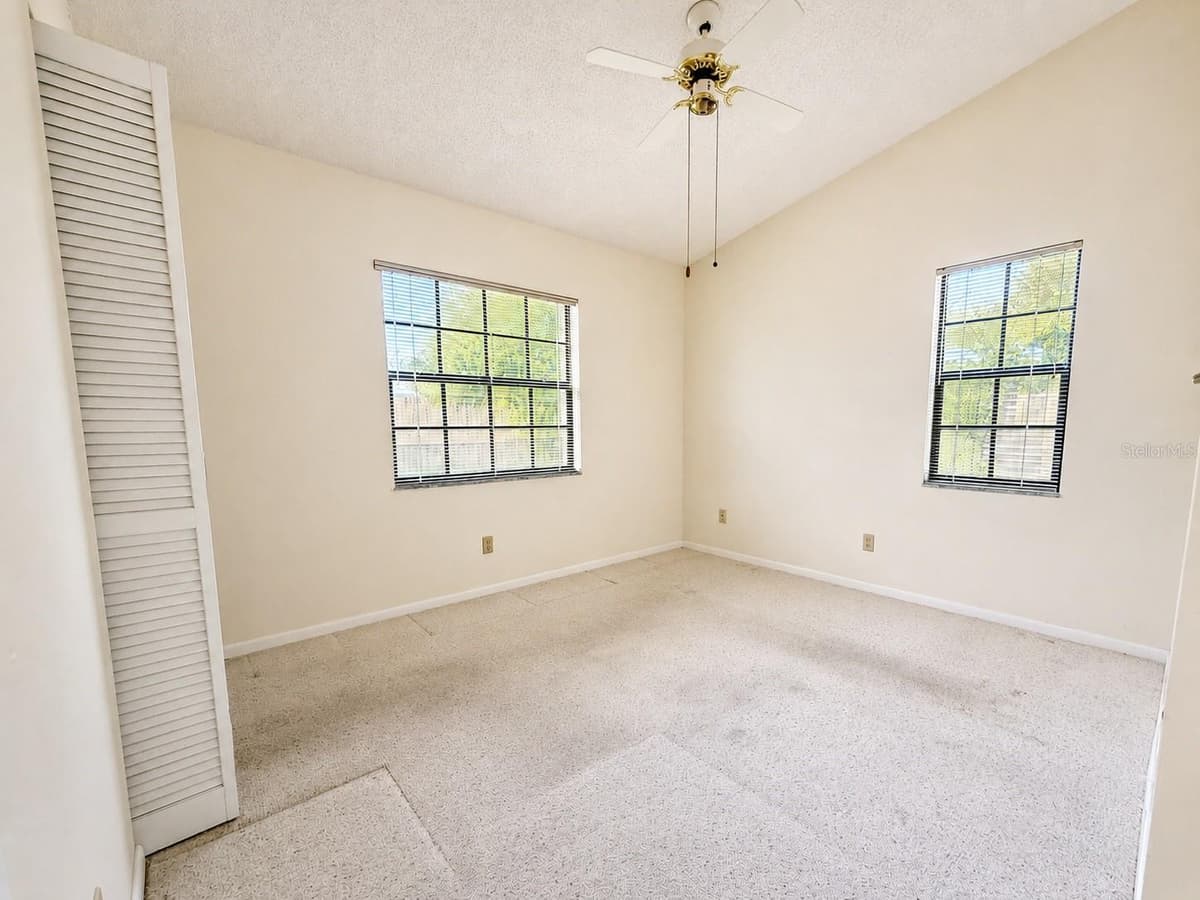 11301 MAYBROOK AVENUE — photo 13 of 24