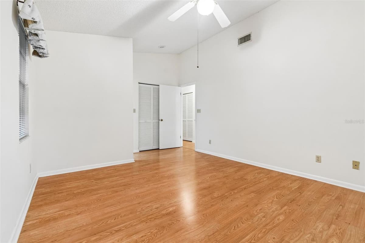 11301 MAYBROOK AVENUE — photo 17 of 24
