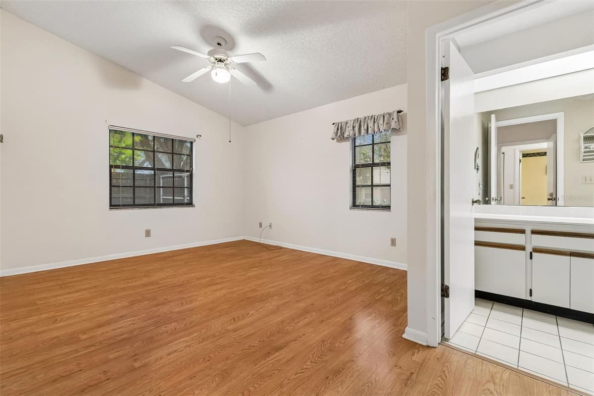 11301 MAYBROOK AVENUE — photo 16 of 24