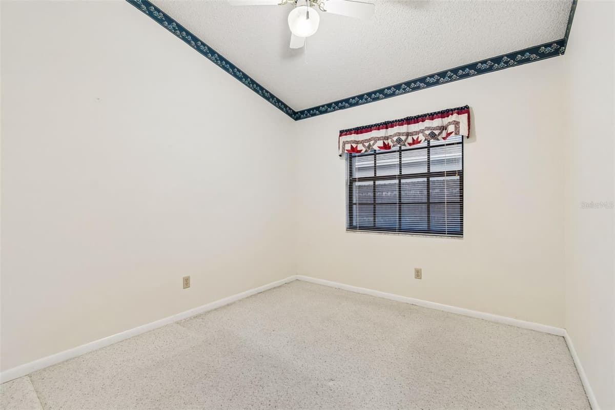11301 MAYBROOK AVENUE — photo 11 of 24