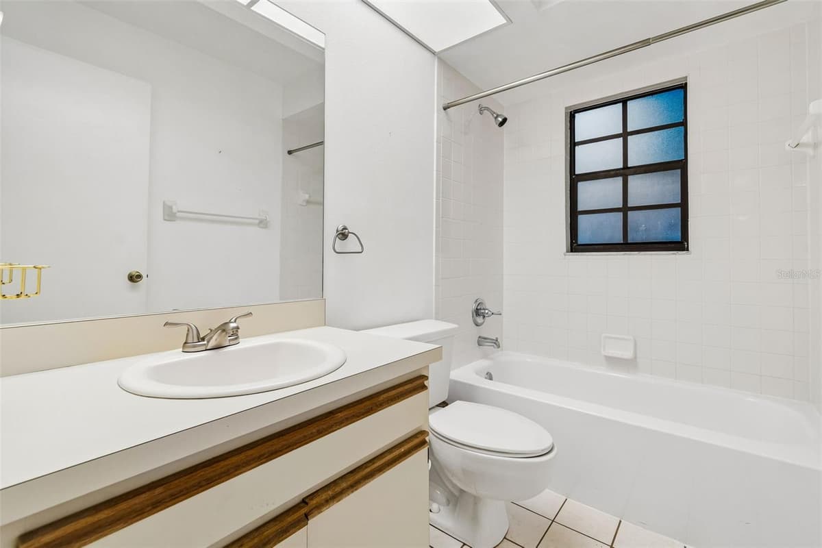 11301 MAYBROOK AVENUE — photo 15 of 24