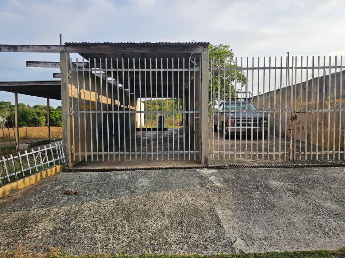 Carr. 307, Km. 5.2 BARRIO PEDERNALES — photo 17 of 37