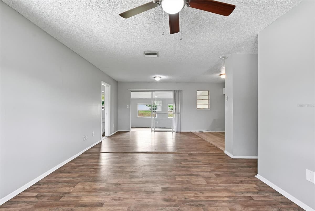 2151 IVEY LANE — photo 9 of 32
